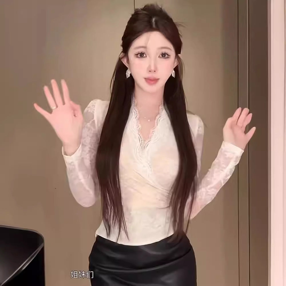 Black Long-sleeve V-neck Lace Base Top